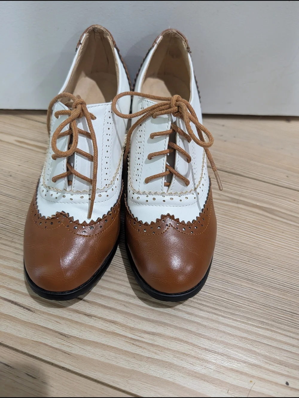 Vintage Style Brown & Cream Oxford Heels Size 6 Wingtip Brogue Academia